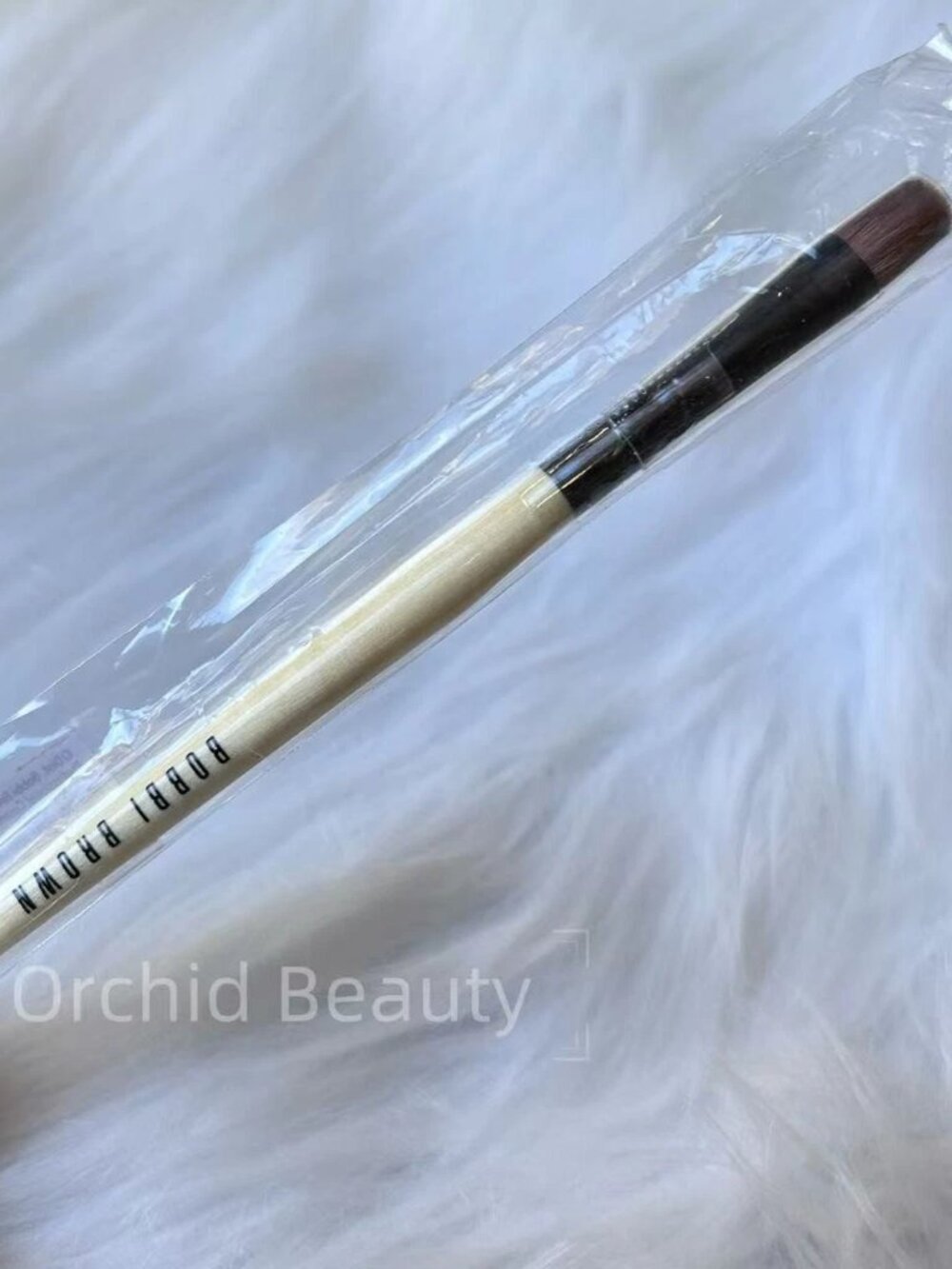 New Sealed Bobbi Brown Eyeshadow Brush~Full Size